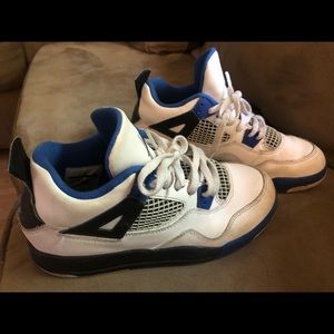 Youth blue and black jordans sz 3y